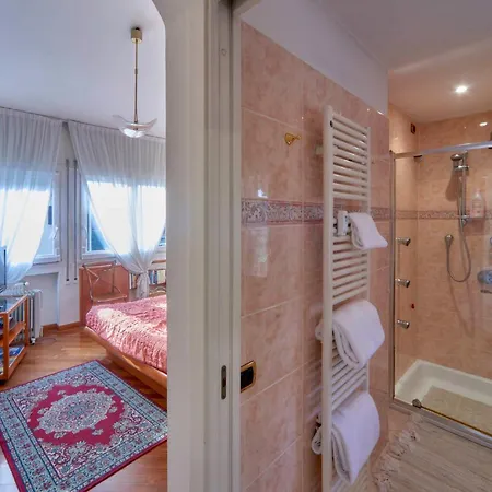 Alojamento de Acomodação e Pequeno-almoço Tosca House 2 Varenna