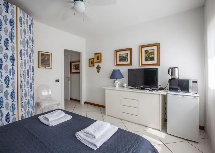 Tosca House 2 Bed & Breakfast 4*