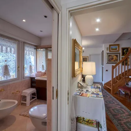 Tosca House 2 Bed & Breakfast Varenna