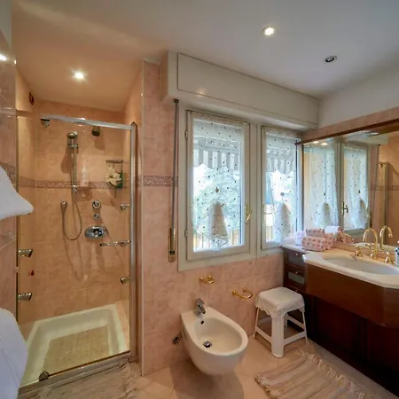 Tosca House 2 *