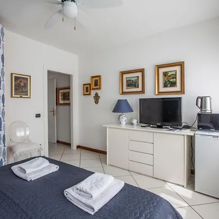 Tosca House 2 Bed & Breakfast *
